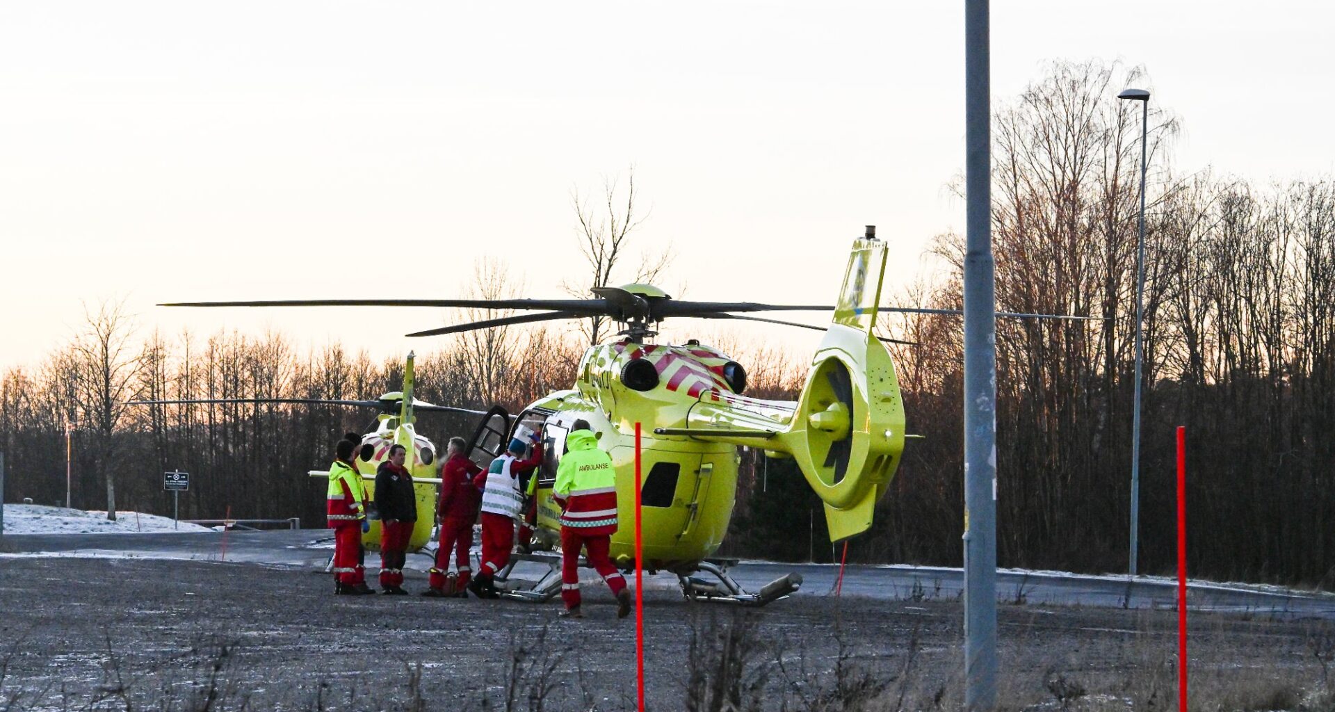 Ulykker og hendelser, E18 | Ble hentet av luftambulanse – påkjørt da han gikk ut av bilen på E18 - Tønsbergs Blad