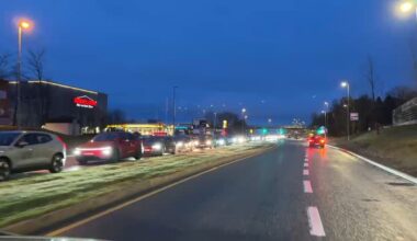 Trafikk, Tiller | Trafikkaos flere steder i Trondheim: – Går i sneglefart