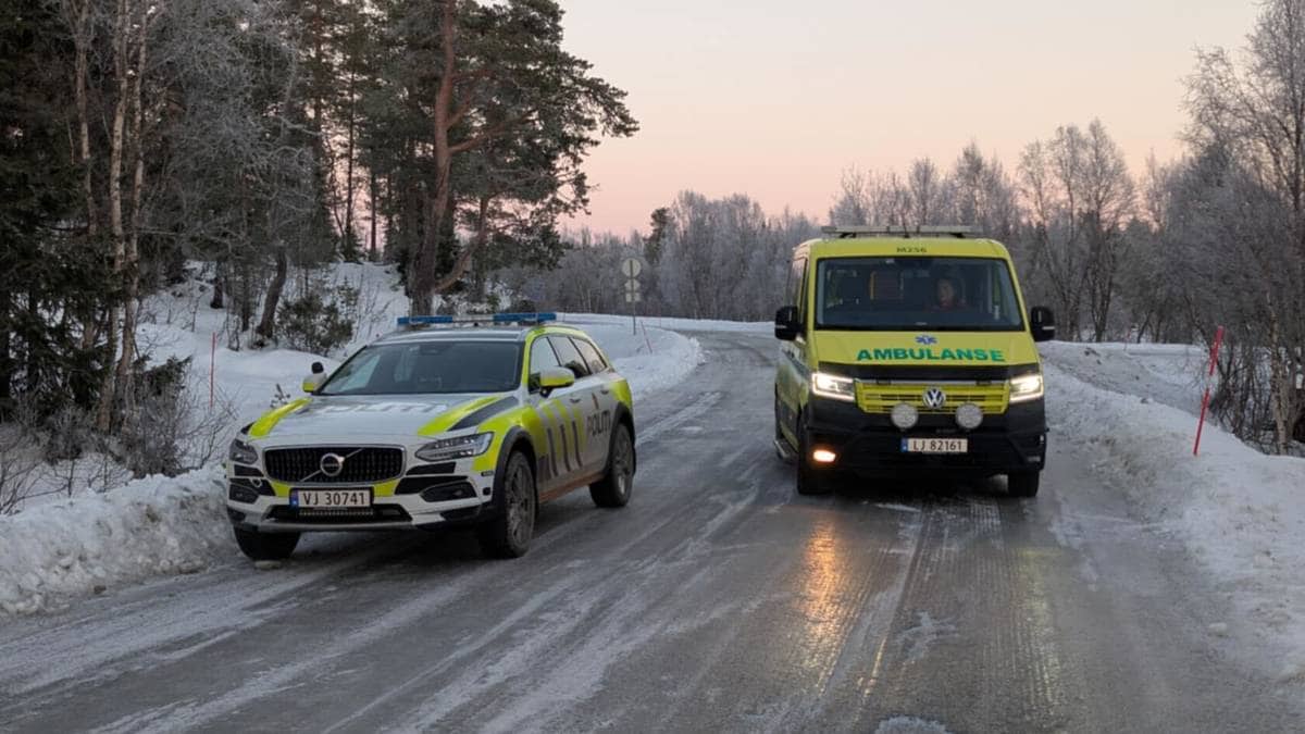 Snøscooter gjennom isen i Verdal – NRK Trøndelag – Lokale nyheter, TV og radio