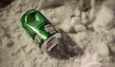 Fyll, slåssing og bråk har gjort nyttårsfeiringen problematisk i Frogn kommune, som nå ber foreldre ta ansvar.