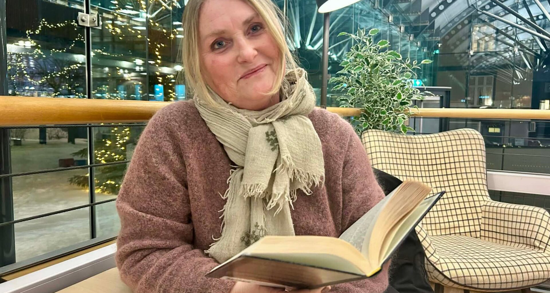 Litteratur, Bøker | Caroline tok boklesingen opp igjen etter mange år: – Det gir så mye glede og inspirasjon - Tønsbergs Blad