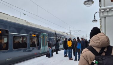 Debatt, Politikk | De som tar toget er vant med forsinkelser, men dette tar kaka!