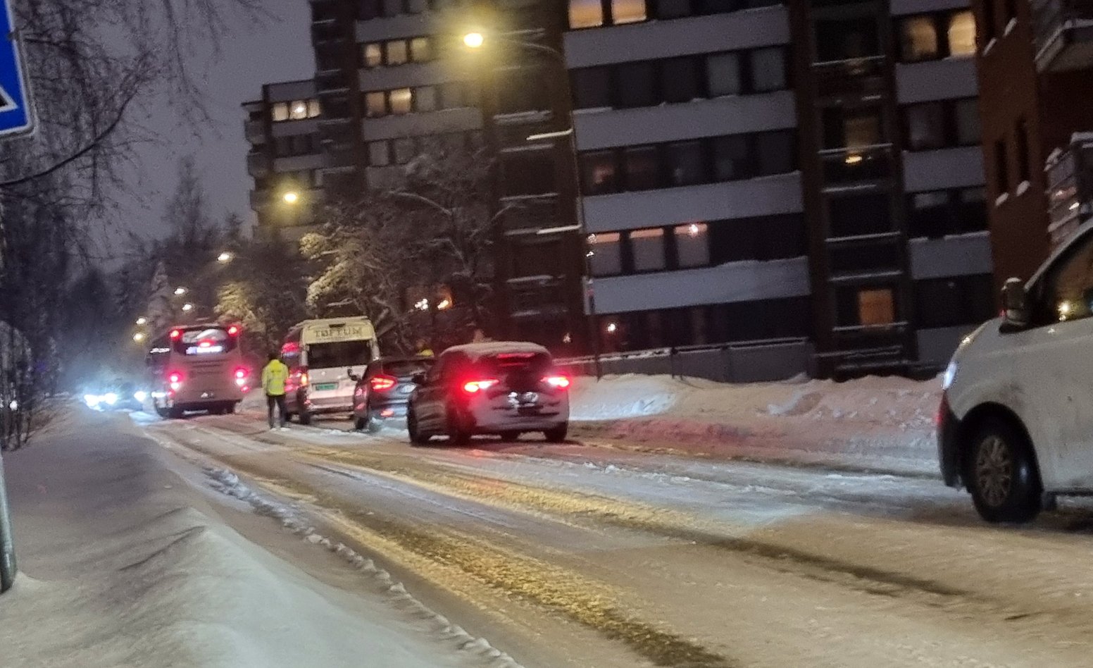 Trafikk, Totenidag | Politiet med oppfordring: – Kjør med stor varsomhet - Oppland Arbeiderblad