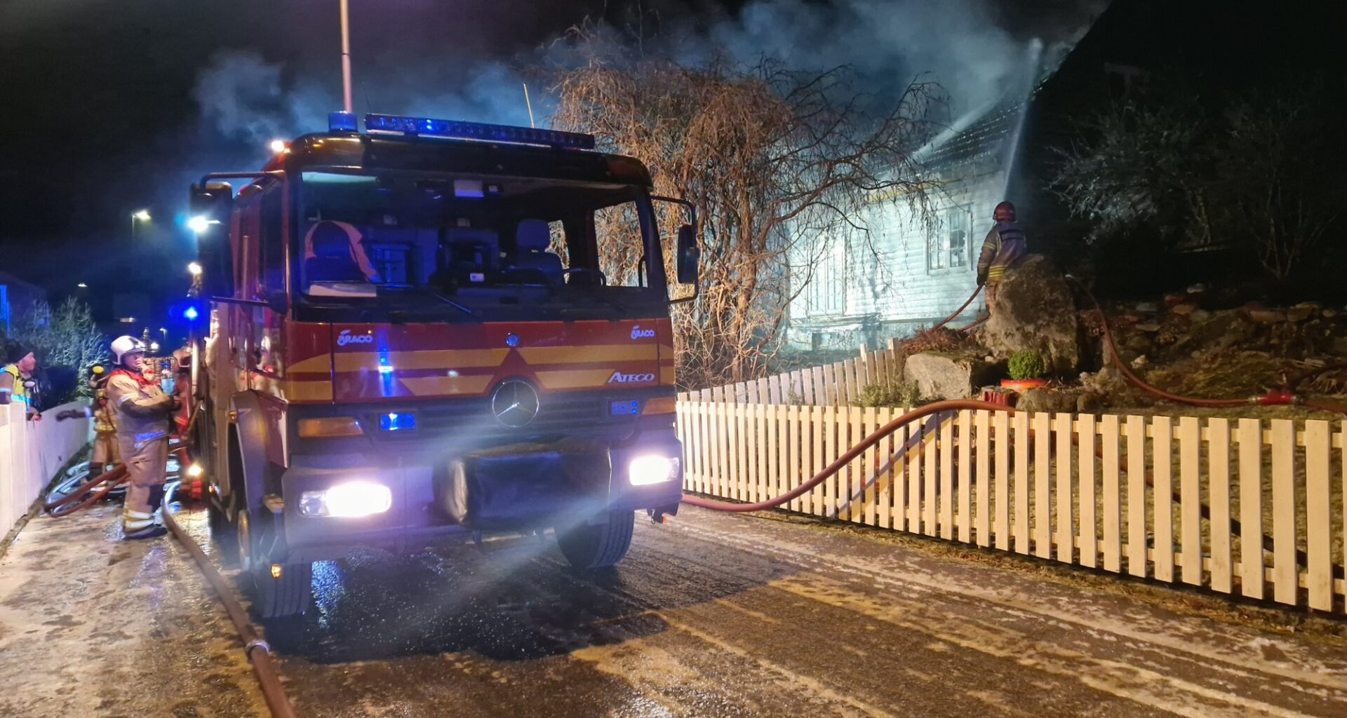 Høyanger, 110 vest | Hus i full fyr i Høyanger