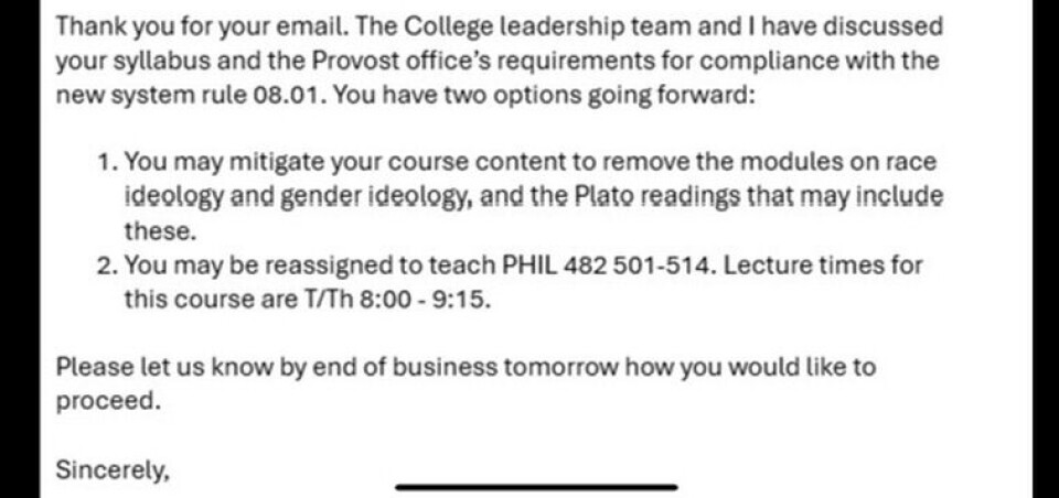 Skjermdump av e-post som beskriver to alternativer for et kurs i filosofi.