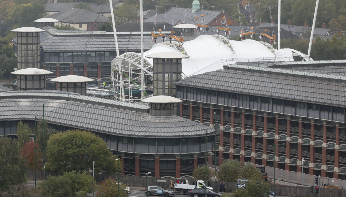 Universitet må selge splitter ny milliard-campus for å dekke underskudd