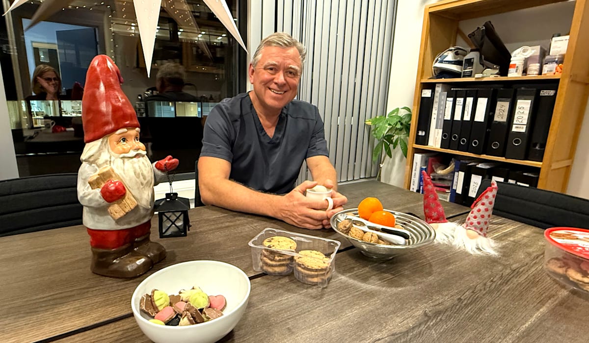 20 år med «snipping»: – Liker godt å jobbe med fortvila mannfolk