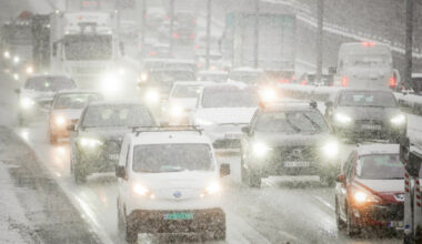 Krevende kjøreforhold: Venter mye trafikk