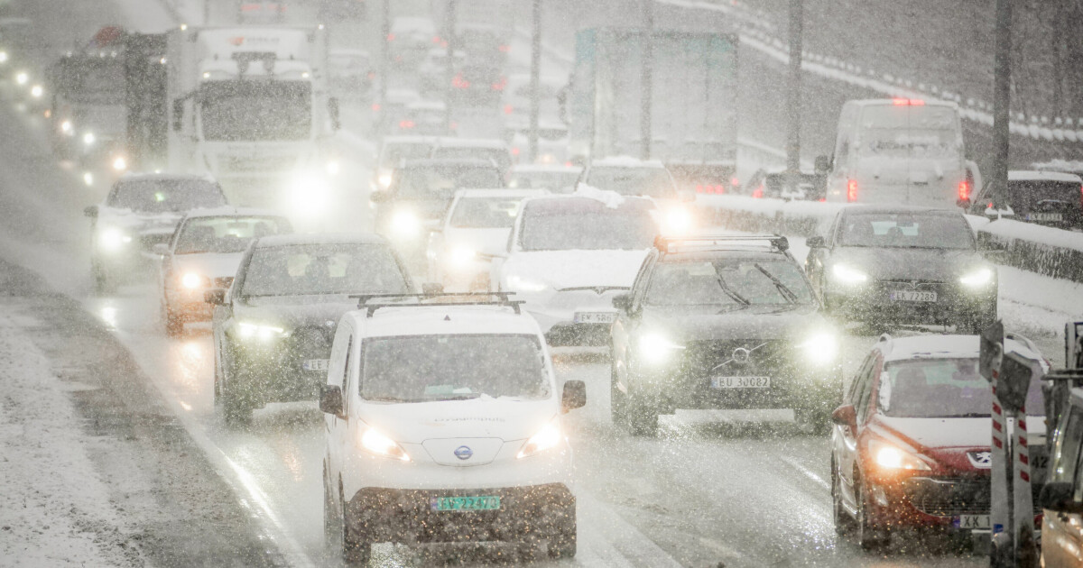 Krevende kjøreforhold: Venter mye trafikk
