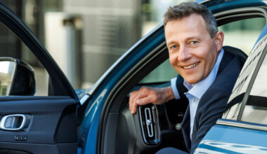 Ny rekord for bilsalget - mener den kommer med en bismak