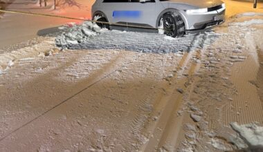 Turister kjørte seg fast i lysløype