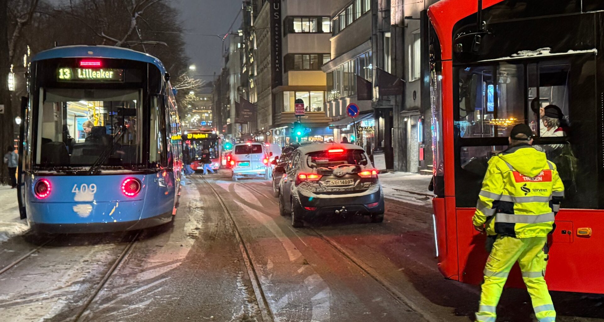 Nationaltheatret, Ulykker og hendelser | Trikkekaos på Nationaltheatret etter hendelse