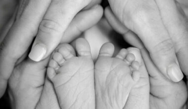 Derek Hough og Hayley Erbert har fått sitt første barn sammen.