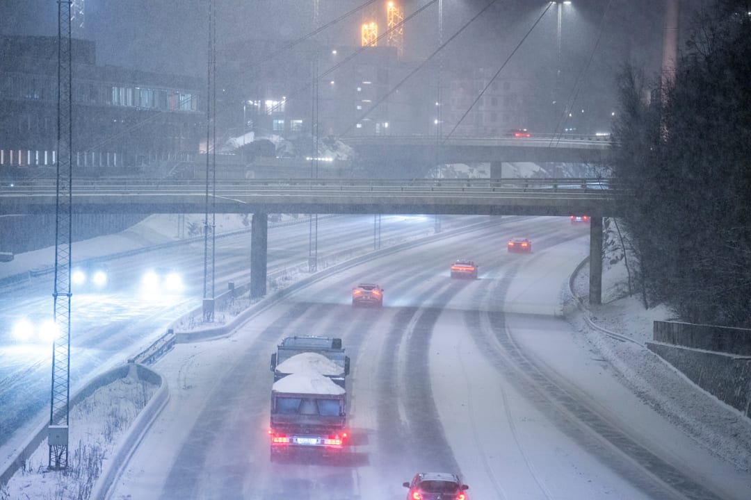 Vegvesenet advarer: Veldig glatt mange steder