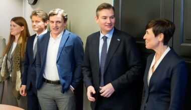 Vil kutte antall kommuner og gjøre sykelønnsgrep