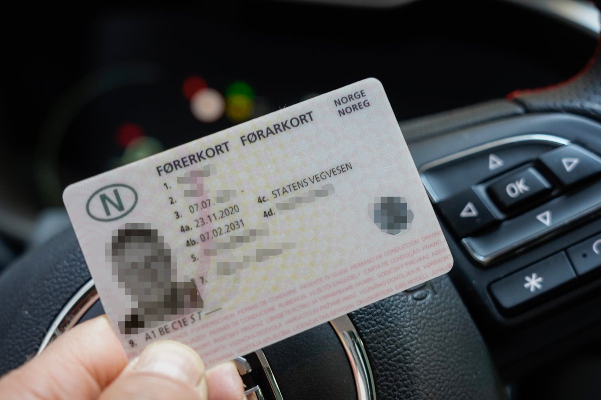 Førerkort, Synstest | Hundrevis kan ha mistet førerkortet ved en feil etter uegnet synstest