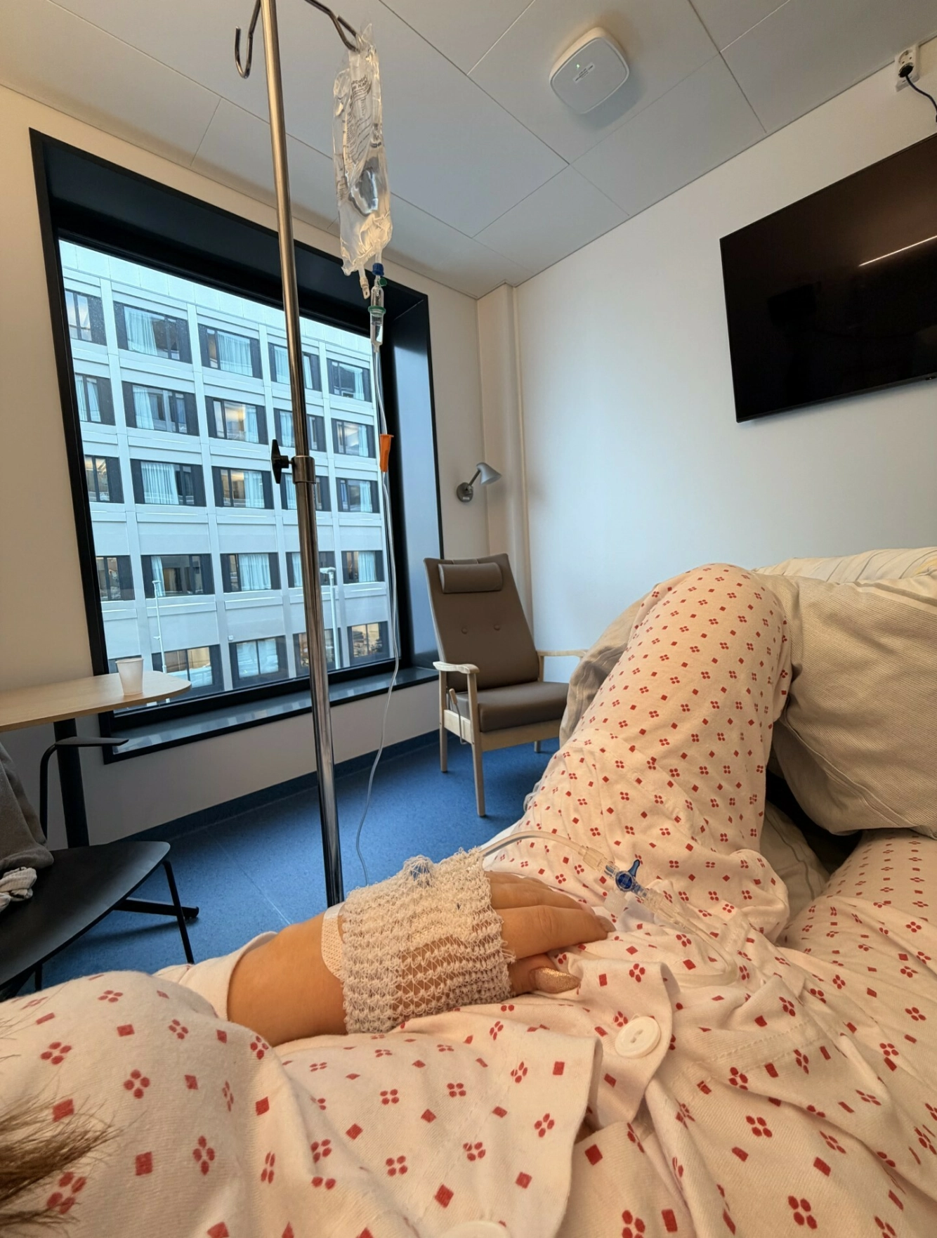 MÅTTE VENTE: Inger Lise tilbrakte 40 timer i sykehussengen før hun fikk operasjon. Foto: Privat