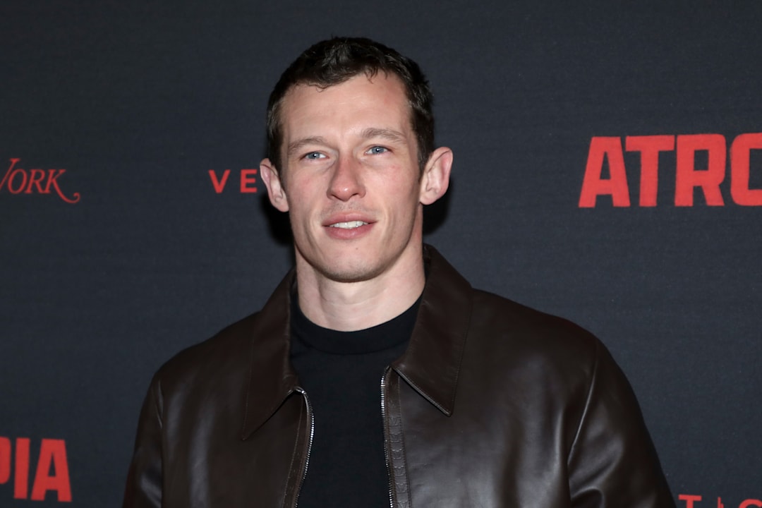 Callum Turner forteller venner han er den nye Bond