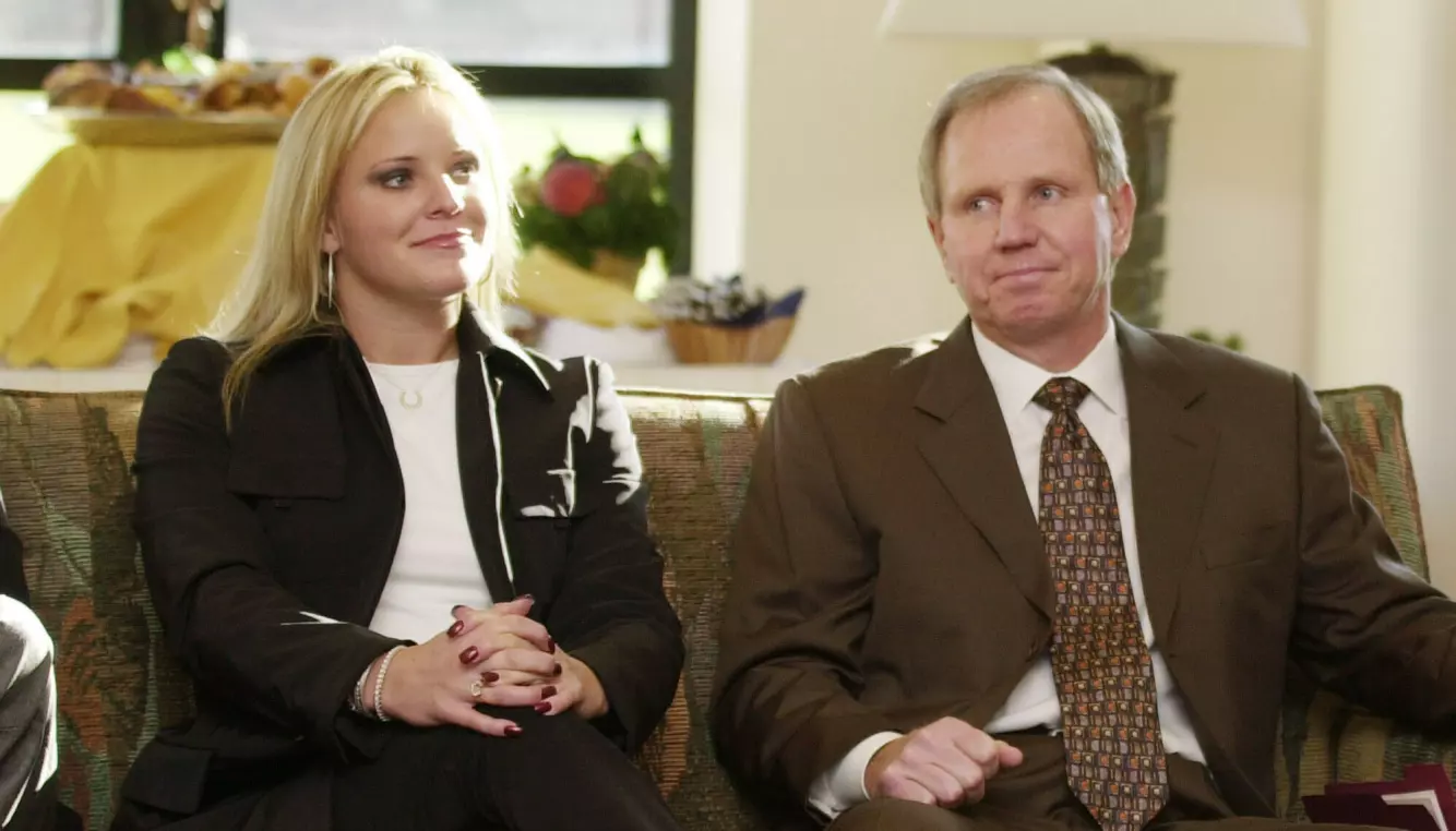 JUKS OG FANTERI: Elizabeth Paige Laurie ble i 2005 nødt til å levere tilbake college-graden sin, etter at hun ble tatt i juks. Her med faren Bill Laurie året før. Foto: L. G. Patterson / AP Photo / NTB