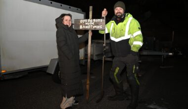 Nyheter, Askøy | Maria Revheim Thorbjørnsen og John Henrik Revheim Thorbjørnsen måtte evakuere fra huset da det brant på Hanøy på Hauglandshella på Askøy