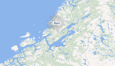 Full fyr i båt i Åfjord – oppretter sikkerhetssone på 300 meter – NRK Trøndelag – Lokale nyheter, TV og radio