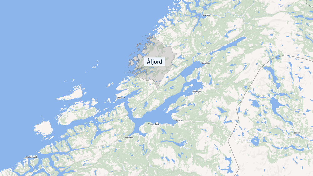 Full fyr i båt i Åfjord – oppretter sikkerhetssone på 300 meter – NRK Trøndelag – Lokale nyheter, TV og radio