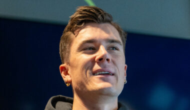 Nå har han offisielt tatt over gården