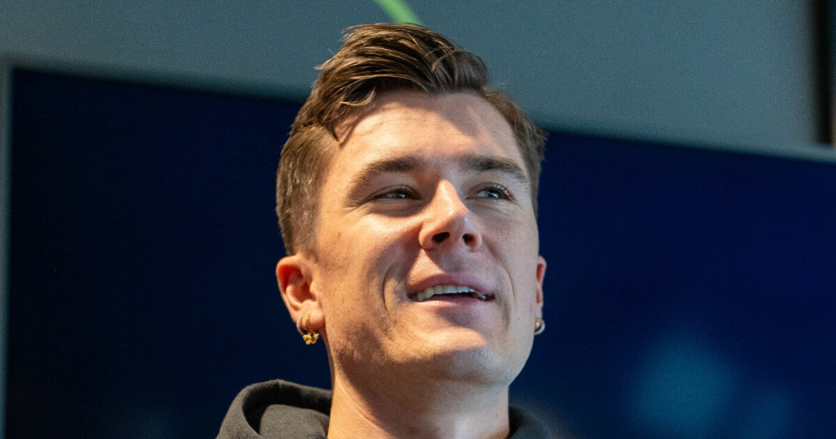 Nå har han offisielt tatt over gården