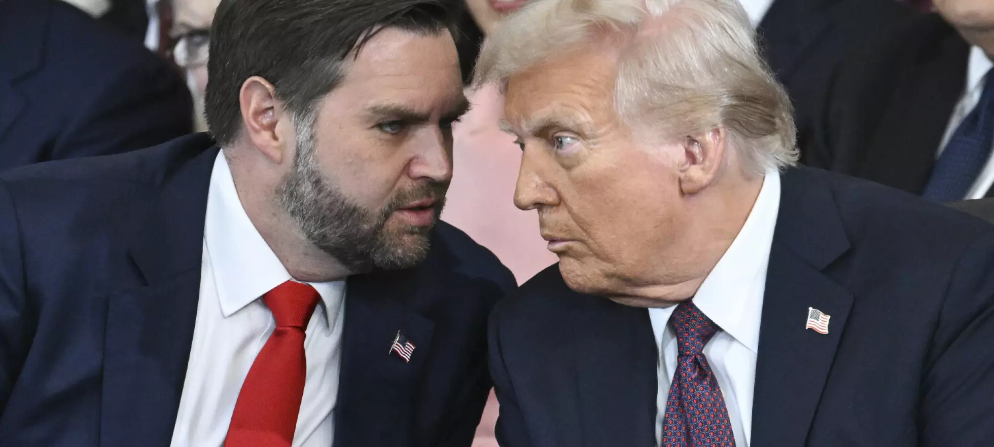 Vance-press: Prøv diplomati, ikke angrip