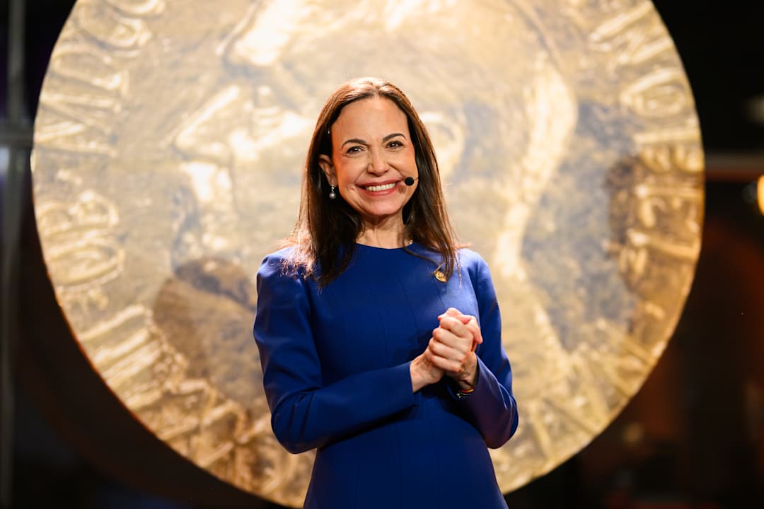 María Corina Machado gir medaljen til Donald Trump og ekspertene reagerer