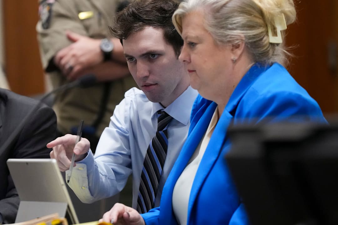 Kirk-tiltalt ber om at aktoratet byttes ut