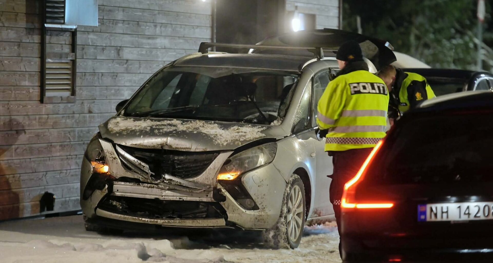 Trafikk, E18 | Ulykke på E18 – biler kolliderte i tunnel