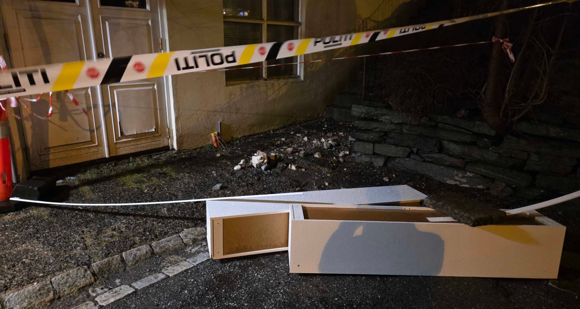 Brannvesen, Bergen | Sperrer av gaten: – Mur som har løsnet