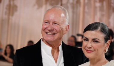 Stellan Skarsgård (til venstre) ankom årets Golden Globe-utdeling sammen med kona Megan Everett-Skarsgard.