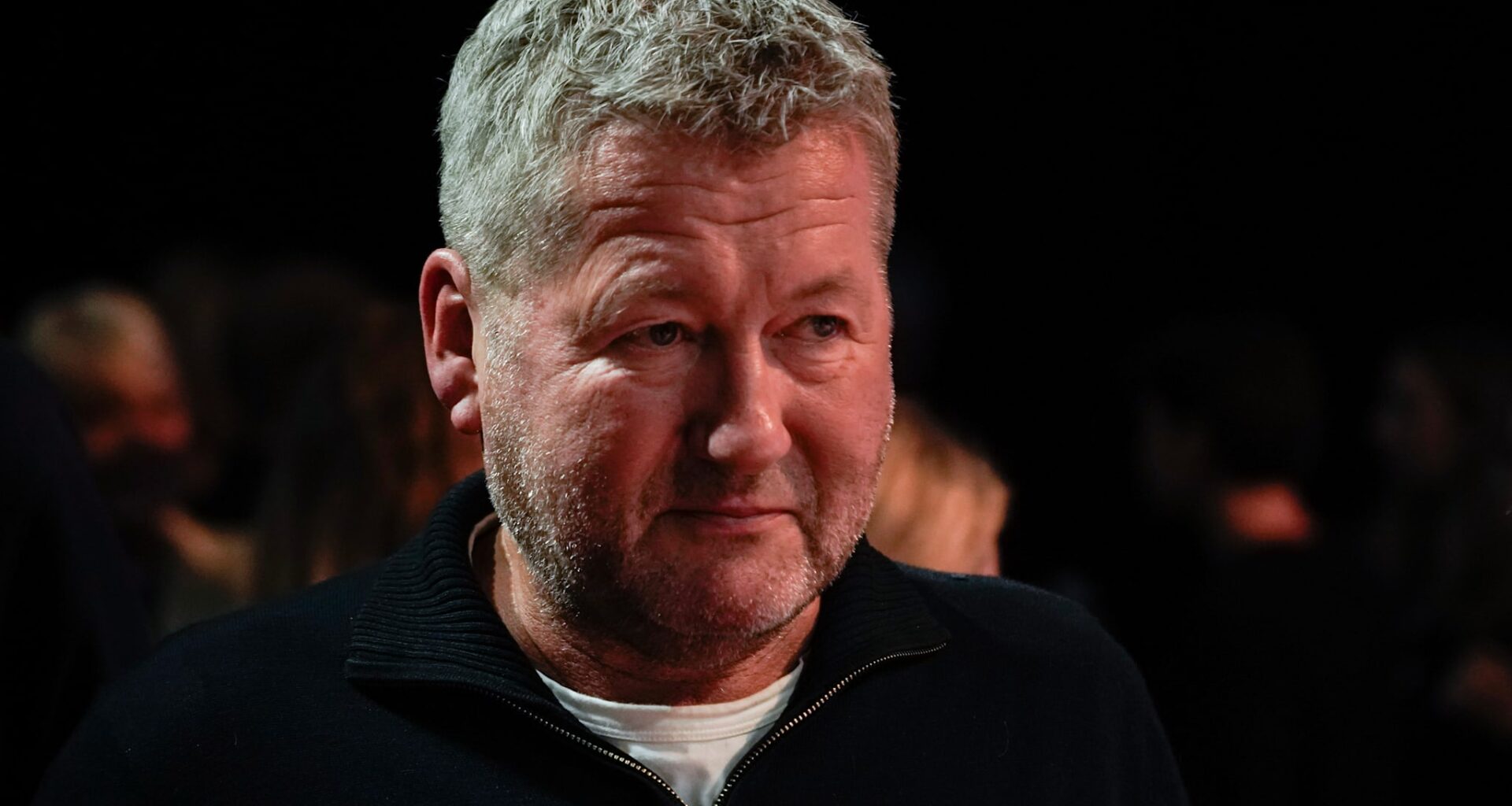 DDE-vokalist Bjarne Brøndbo mener seg trakassert av en sikkerhetsansatt på Gardermoen og har klaget henne inn til Avinor.