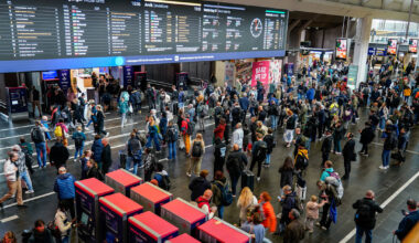 Færre forsinkede tog i 2025