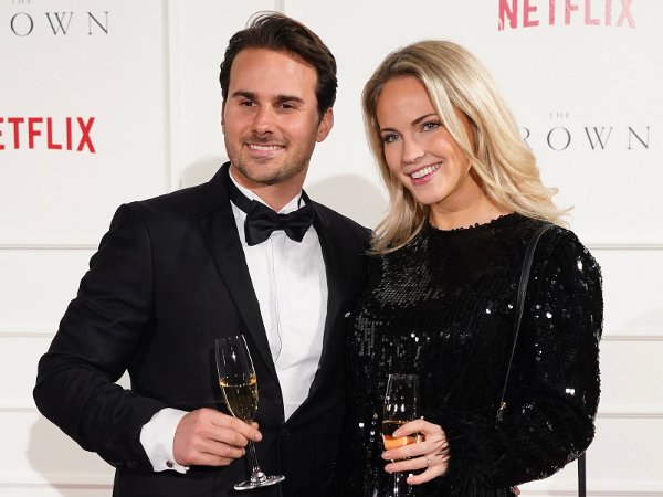 Oslo 20231207. 
nfluenser Emilie «Voe» Nereng og forloveden Michael Hansson.   Røde løper før premieren av den aller siste episoden av 