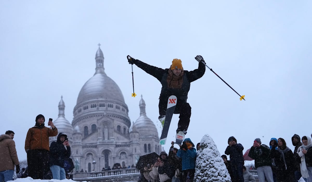 Snø og kulde skaper kaos i Europa