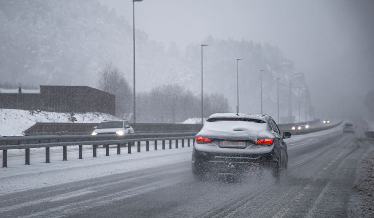Snøværet: – Det er nok til å skape trøbbel i trafikken - fvn.no