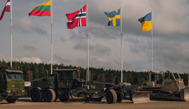 Støre åpner for at norske militære skal trene ukrainske soldater inne i Ukraina