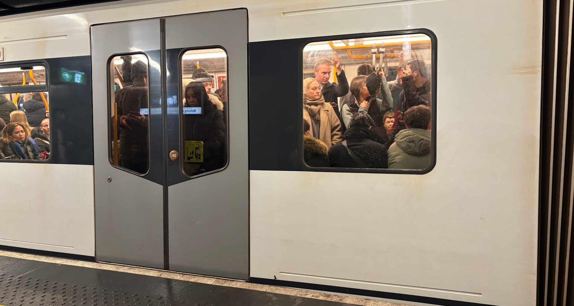 Det er store problemer på T-banen i Oslo. Her ved Tøyen stasjon.