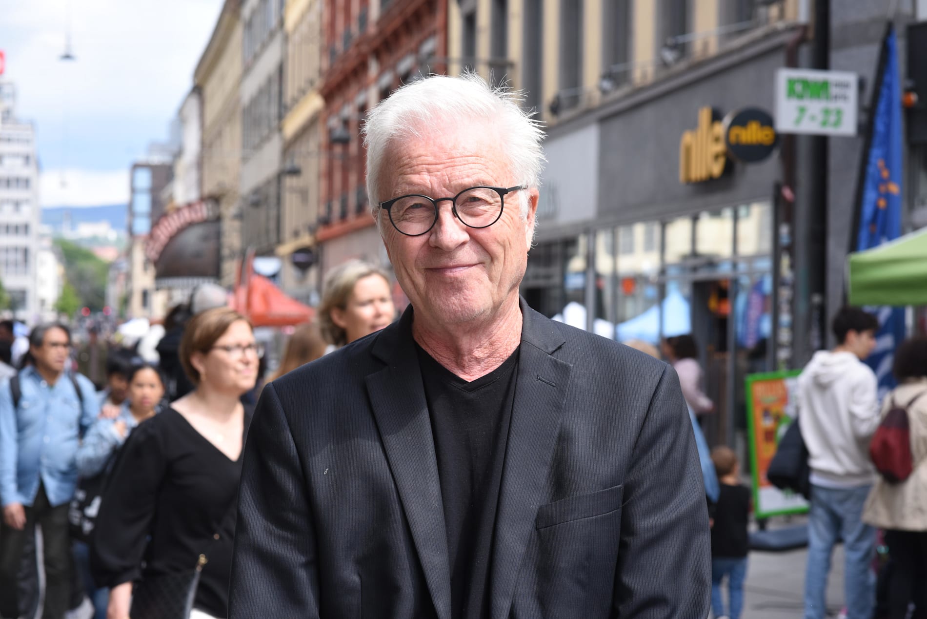 I bibliotekene kan du lese deg ut av ekkokamre og inn i større perspektiver, skriver Arne Klyve.