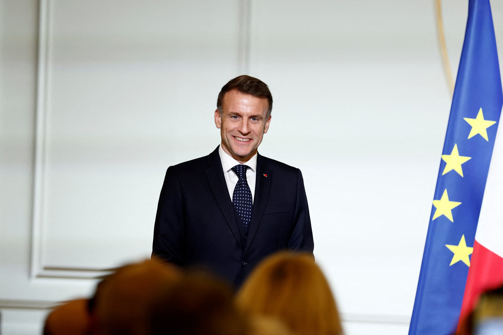 Frankrikes president Emmanuel Macron er vertskap for møtet, sammen med britenes Keir Starmer og tyske Friedrich Merz. Her avbildet ved en tidligere anledning.
