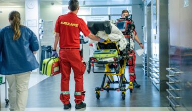 Ambulanse, Ahus | Legen ringte for å skjelle ut ambulanseteamet: – Uakseptabelt