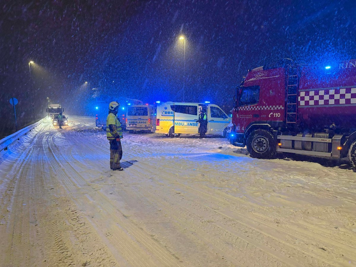 Nyheter, Trafikk | Frontkollisjon på E6 - Oppland Arbeiderblad