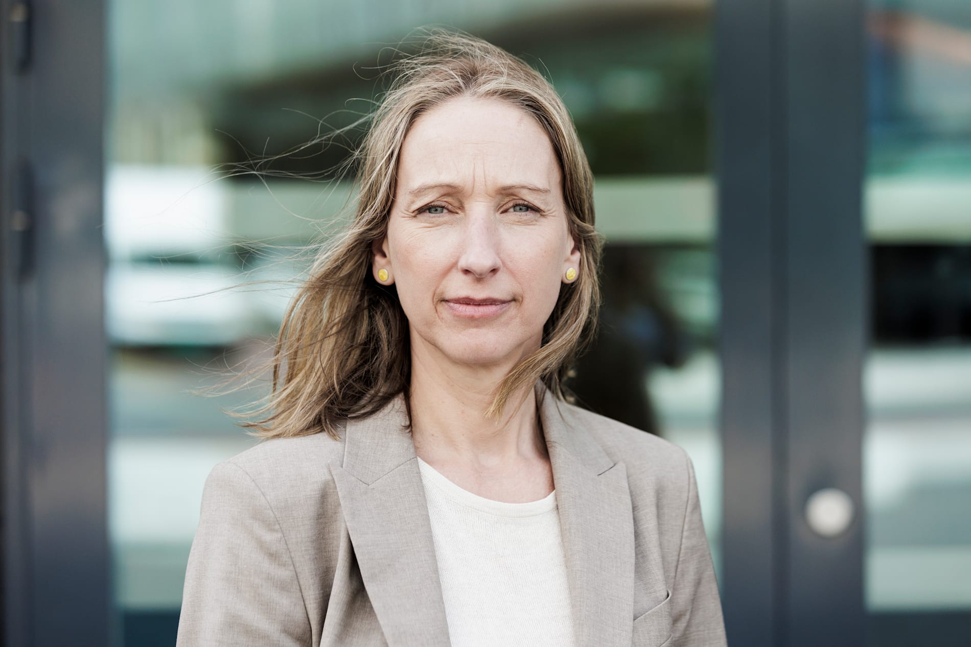 – Norges Bank holdt fast ved renten lenger enn ventet, og det kan ha bidratt til å motvirke svekkelse av kronen, sier Haugland.