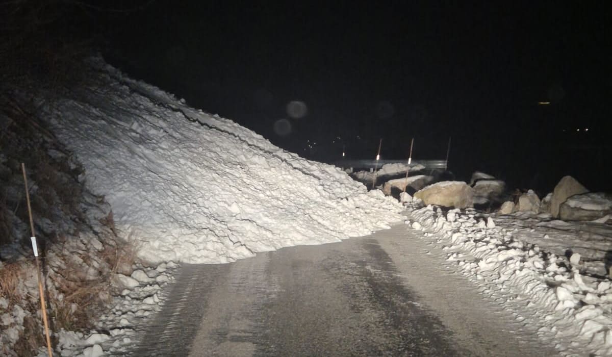 Snøskred i Lodalen - ser ikkje vekk frå fleire