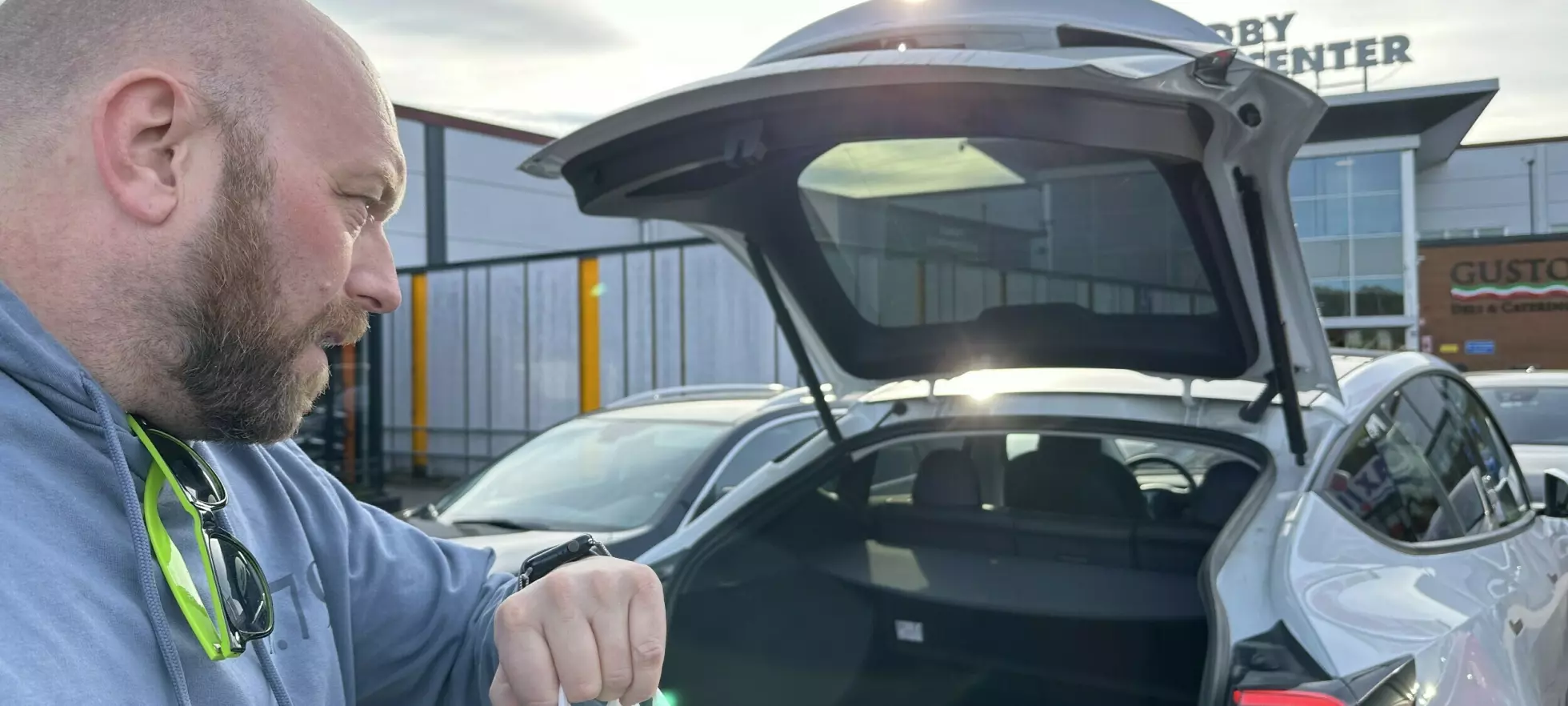 «Hei Siri, åpne bak»