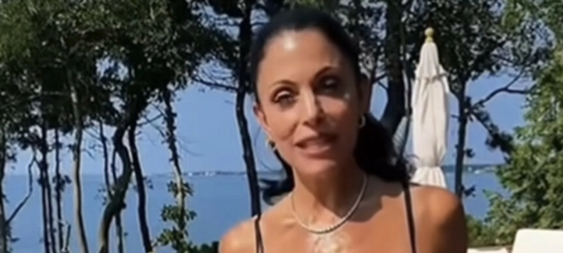 Trosser hetsen med bikinivideo