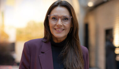 Mona Grudt må trekke seg fra Vokteren